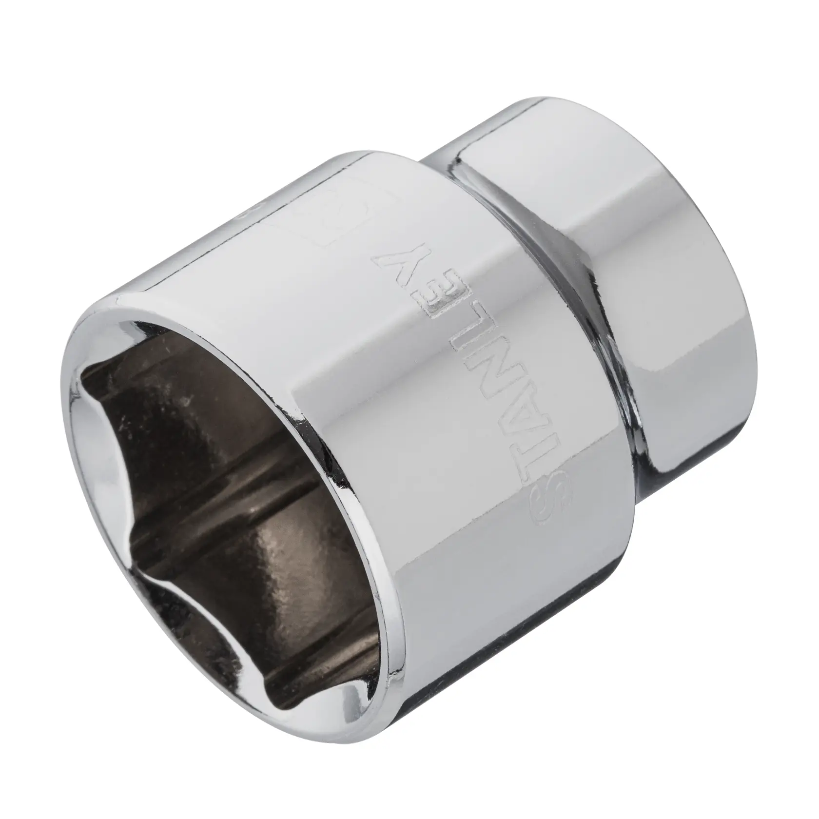 STANLEY 4-88-752 dado cromado, vista en ángulo en primer plano, accesorio de herramienta con acabado pulido.