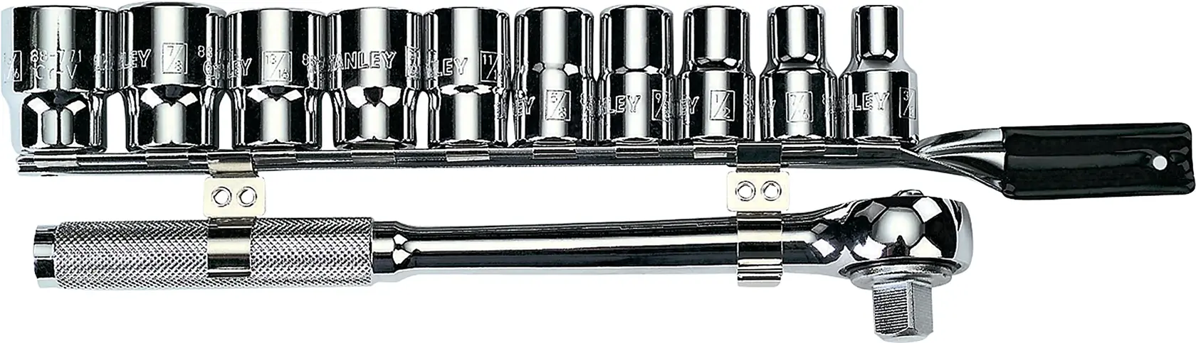 STANLEY 86-734 juego de dados con mango de trinquete, acabado cromado, fotografía sobre fondo blanco.